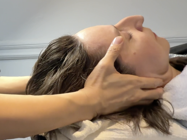 Aroma Oil Scalp/Head and Decollete Massage 50min.